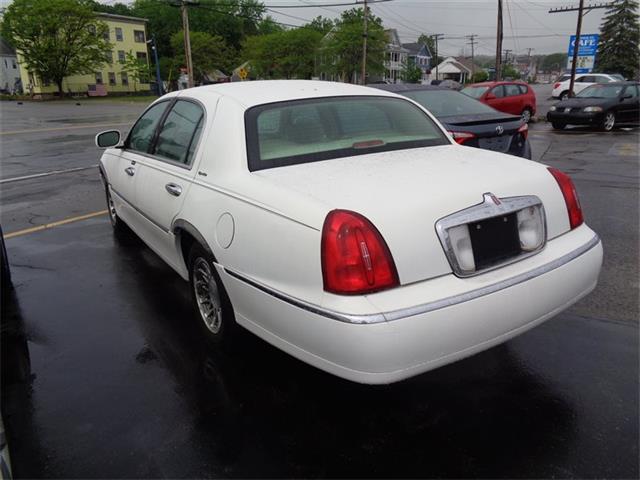 Lincoln town car 2002